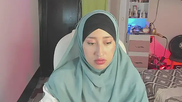 Snapshot of adila_anich chatting on December 4, 2024, 12:24 am adila anich online show from December 4, 2024, 12:24 am