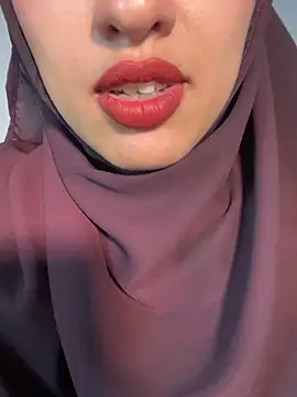 adila anich online show from November 25, 2025, 11:48 pm