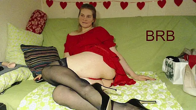 Snapshot of mmmPinUpGirl chatting on March 24, 2026, 12:10 am mmmPinUpGirl online show from March 24, 2026, 12:10 am