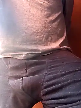 Snapshot of rodovlaz chatting on November 19, 2025, 12:27 pm rodovlaz online show from November 19, 2025, 12:27 pm