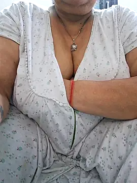 Snapshot of Kavya_XX chatting on March 9, 2025, 4:27 am Kavya XX online show from March 9, 2025, 4:27 am