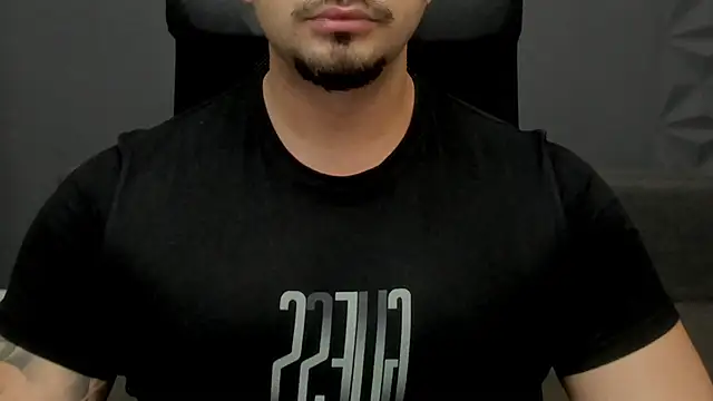 TonyWilcox online show from November 24, 2025, 5:18 am