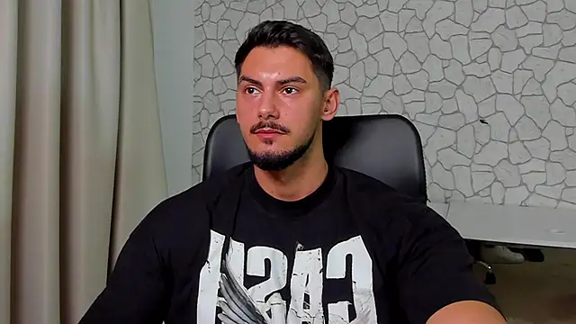 Snapshot of ClintMasters chatting on November 18, 2025, 5:11 am ClintMasters online show from November 18, 2025, 5:11 am