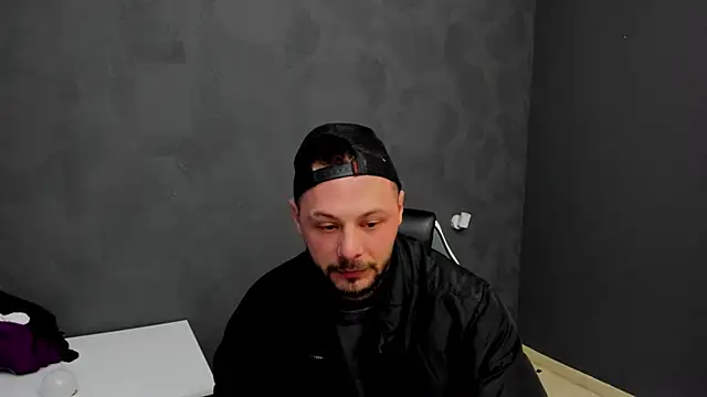 Snapshot of BrianHunts chatting on March 8, 2025, 6:43 am BrianHunts online show from March 8, 2025, 6:43 am