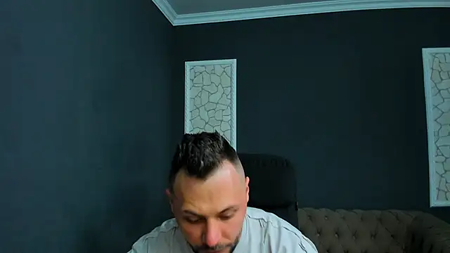 Snapshot of BrianHunts chatting on April 18, 2026, 4:59 am BrianHunts online show from April 18, 2026, 4:59 am
