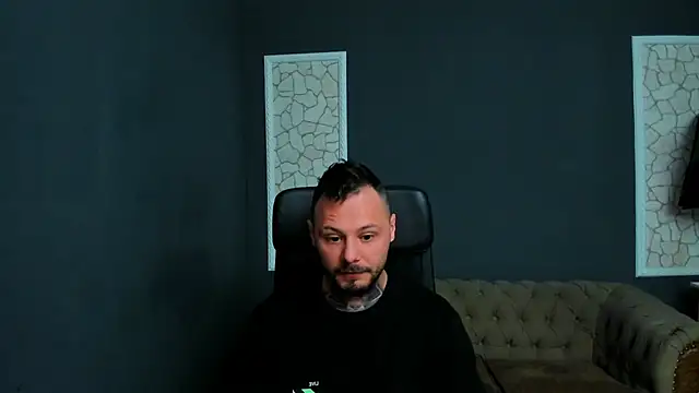 Snapshot of BrianHunts chatting on April 11, 2026, 4:31 am BrianHunts online show from April 11, 2026, 4:31 am