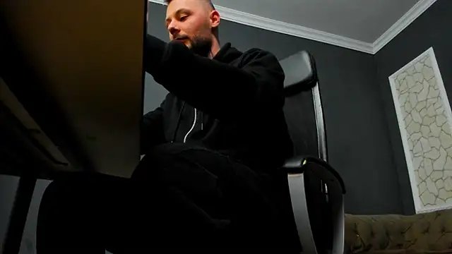 Snapshot of BrianHunts chatting on March 3, 2026, 5:58 am BrianHunts online show from March 3, 2026, 5:58 am