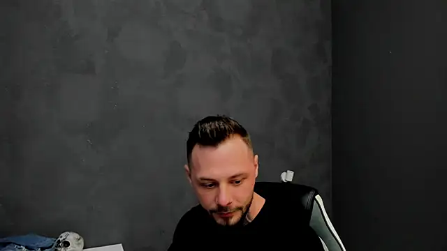 Snapshot of BrianHunts chatting on February 11, 2025, 9:20 am BrianHunts online show from February 11, 2025, 9:20 am