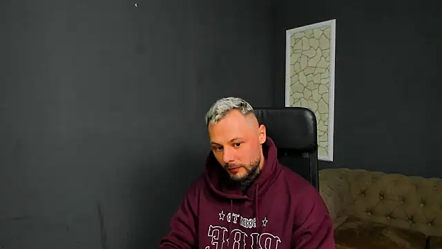 Snapshot of BrianHunts chatting on January 16, 2026, 5:44 am BrianHunts online show from January 16, 2026, 5:44 am