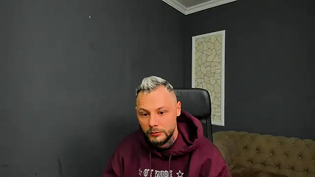 Snapshot of BrianHunts chatting on January 14, 2026, 5:22 am BrianHunts online show from January 14, 2026, 5:22 am