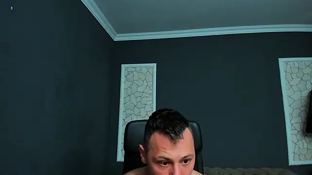 Snapshot of BrianHunts chatting on April 8, 2026, 4:58 am BrianHunts online show from April 8, 2026, 4:58 am