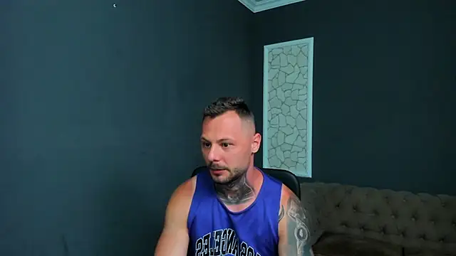 Snapshot of BrianHunts chatting on July 9, 2026, 4:02 am BrianHunts online show from July 9, 2026, 4:02 am