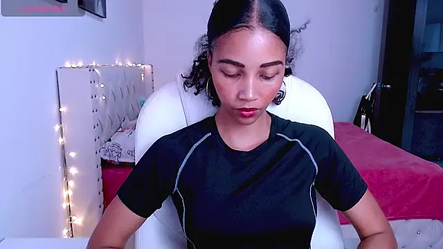 Snapshot of isa-bailey chatting on February 22, 2026, 6:20 pm isa-bailey online show from February 22, 2026, 6:20 pm