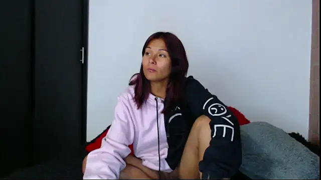 Snapshot of Sofynix chatting on October 2, 2025, 11:41 pm Sofynix online show from October 2, 2025, 11:41 pm