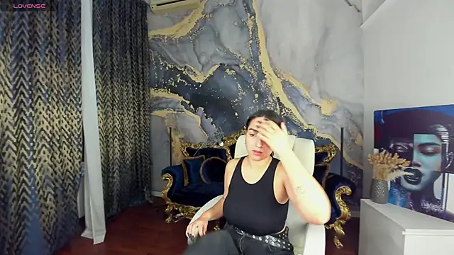 Daphne Moss online show from March 14, 2025, 1:57 pm