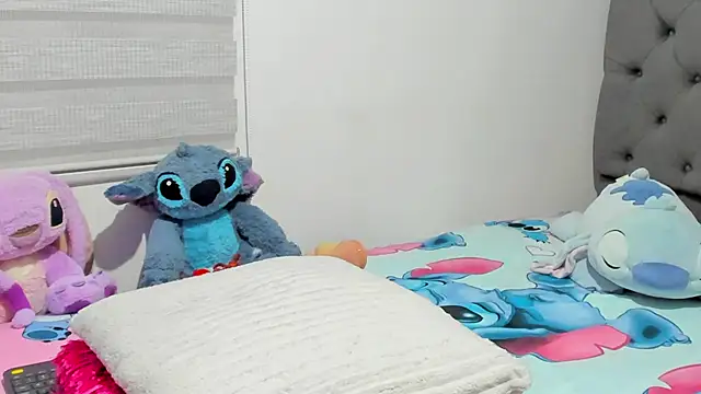 Elizabeth 18  online show from November 8, 2025, 3:21 am