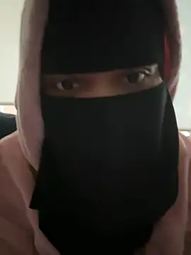 Snapshot of Submissive_Arab chatting on May 17, 2026, 5:24 pm Submissive Arab online show from May 17, 2026, 5:24 pm
