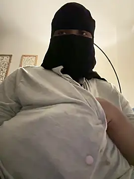 Snapshot of Submissive_Arab chatting on May 19, 2026, 4:41 am Submissive Arab online show from May 19, 2026, 4:41 am