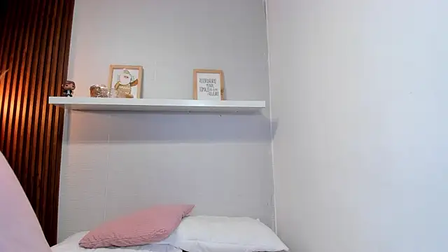 Snapshot of LANA-JONNES chatting on November 26, 2025, 1:27 am LANA-JONNES online show from November 26, 2025, 1:27 am