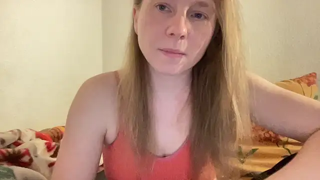 SweetLucy96 online show from March 22, 2025, 4:58 pm