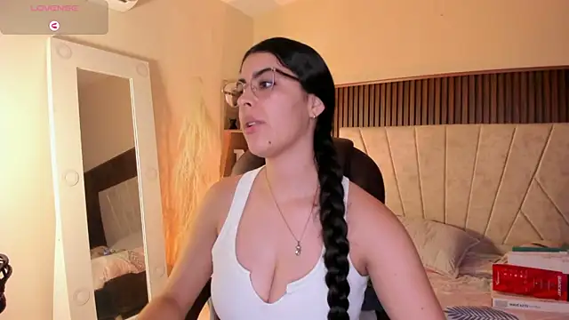  Niah  online show from December 2, 2025, 7:48 pm