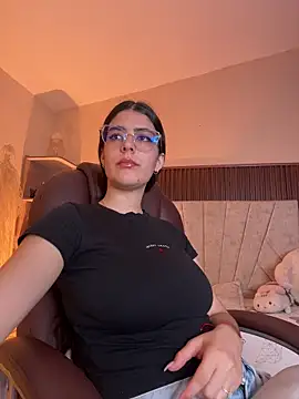 Snapshot of _Niah_ chatting on March 5, 2026, 8:38 pm Niah online show from March 5, 2026, 8:38 pm