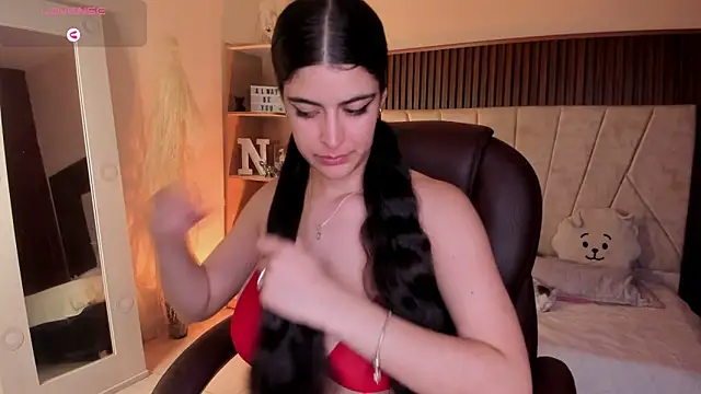 Snapshot of _Niah_ chatting on November 6, 2025, 8:24 pm Niah online show from November 6, 2025, 8:24 pm