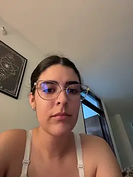 Snapshot of _Niah_ chatting on April 4, 2026, 2:07 am Niah online show from April 4, 2026, 2:07 am