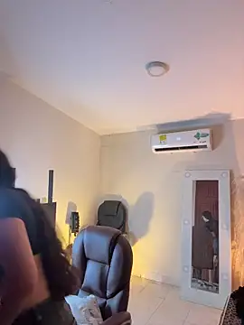 Snapshot of _Niah_ chatting on March 7, 2026, 8:36 pm Niah online show from March 7, 2026, 8:36 pm