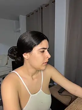 Snapshot of _Niah_ chatting on April 6, 2026, 12:50 am Niah online show from April 6, 2026, 12:50 am