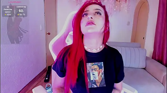 Mia-Bloom online show from October 9, 2025, 2:56 am