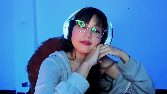 Snapshot of Little_Lisy chatting on December 3, 2025, 4:13 am Little Lisy online show from December 3, 2025, 4:13 am