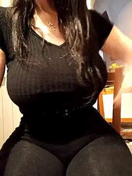 Snapshot of eva750 chatting on March 19, 2025, 5:17 pm eva750 online show from March 19, 2025, 5:17 pm