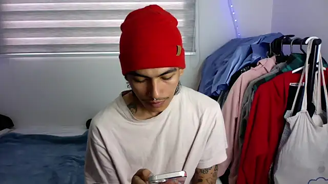 sorry-mom69 online show from October 9, 2025, 4:07 pm