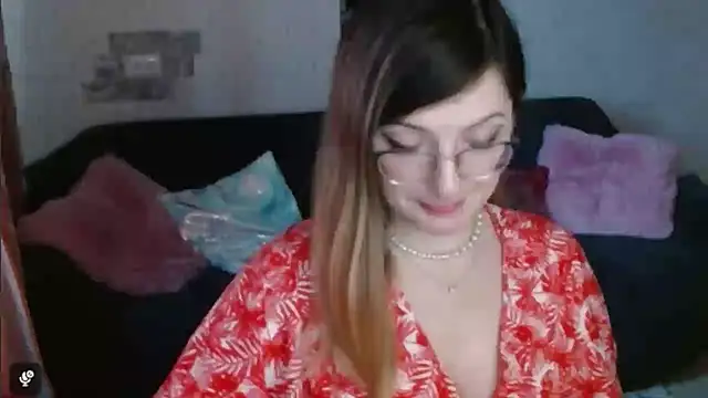 Snapshot of Arielsssplash chatting on December 4, 2025, 8:02 am Arielsssplash online show from December 4, 2025, 8:02 am