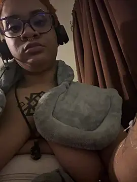 Snapshot of nickytheehawtie chatting on April 19, 2026, 2:23 am nickytheehawtie online show from April 19, 2026, 2:23 am