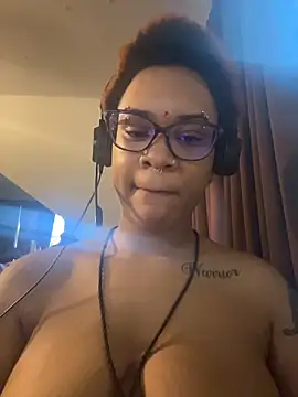 nickytheehawtie online show from March 4, 2026, 2:14 pm