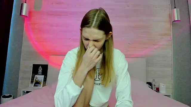 molly hunt  online show from April 5, 2026, 5:14 am