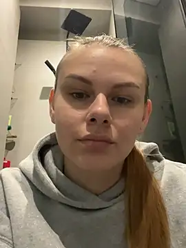Snapshot of NikoleTime chatting on May 29, 2026, 10:32 am NikoleTime online show from May 29, 2026, 10:32 am