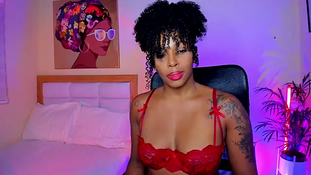 Snapshot of AitanaBrown_ chatting on April 21, 2026, 9:21 pm AitanaBrown online show from April 21, 2026, 9:21 pm
