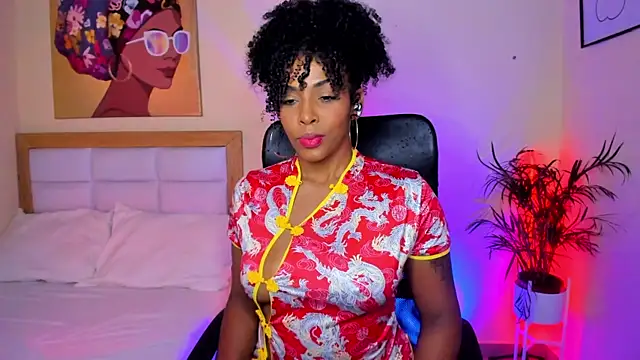 Snapshot of AitanaBrown_ chatting on May 5, 2026, 8:34 pm AitanaBrown online show from May 5, 2026, 8:34 pm
