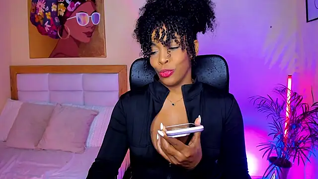 Snapshot of AitanaBrown_ chatting on March 8, 2026, 2:20 pm AitanaBrown online show from March 8, 2026, 2:20 pm