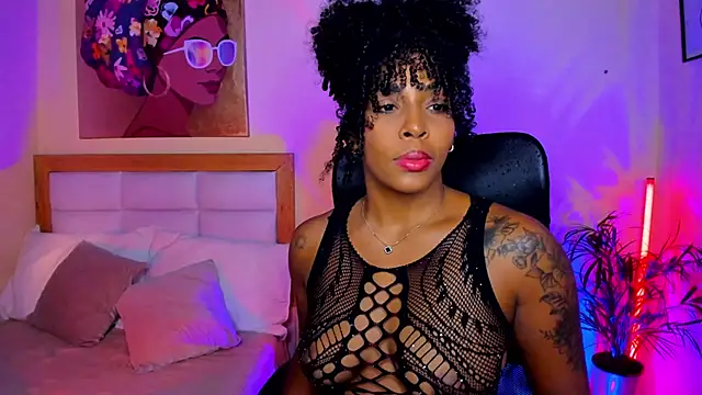 Snapshot of AitanaBrown_ chatting on March 25, 2026, 9:24 pm AitanaBrown online show from March 25, 2026, 9:24 pm