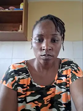 Snapshot of Samia_Queen chatting on October 10, 2025, 10:05 am Samia Queen online show from October 10, 2025, 10:05 am