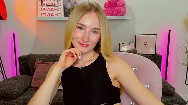 Snapshot of bella__rose chatting on February 25, 2025, 7:27 pm bella rose online show from February 25, 2025, 7:27 pm