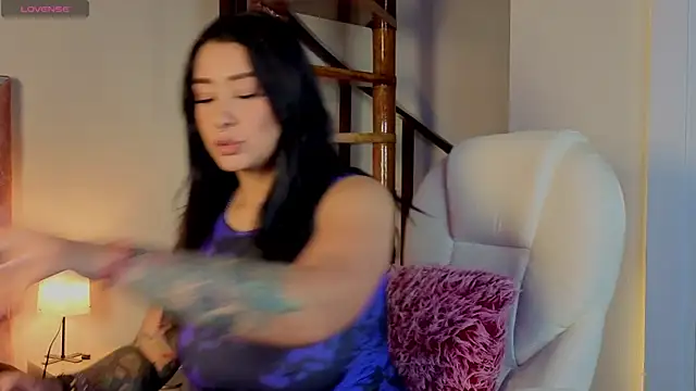  kelly hous36 online show from April 27, 2026, 1:20 pm