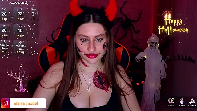 Snapshot of Elishka_ chatting on October 31, 2025, 8:27 pm Elishka online show from October 31, 2025, 8:27 pm