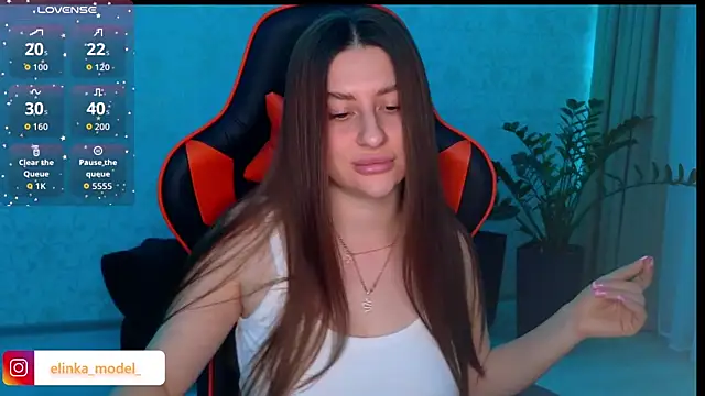 Snapshot of Elishka_ chatting on November 10, 2025, 7:41 pm Elishka online show from November 10, 2025, 7:41 pm