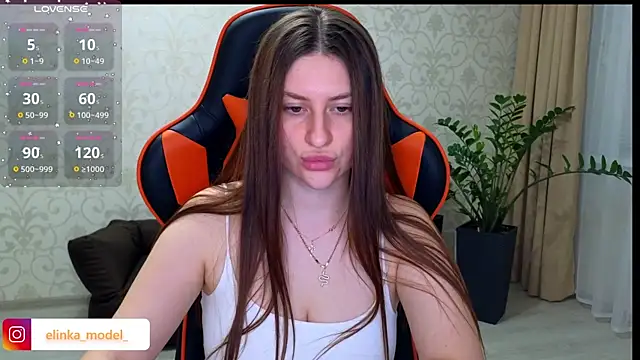 Snapshot of Elishka_ chatting on November 6, 2025, 7:40 pm Elishka online show from November 6, 2025, 7:40 pm