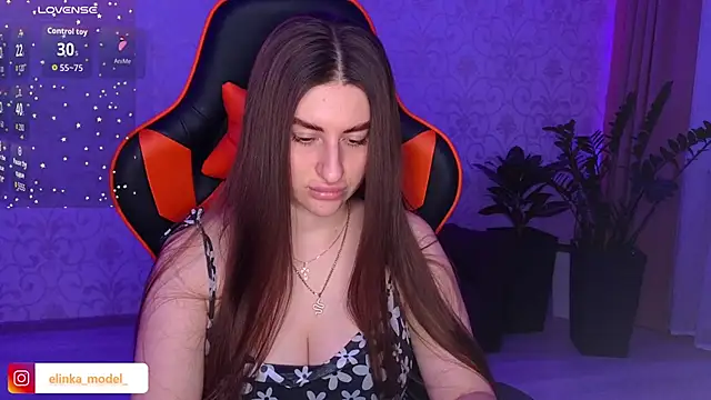 Snapshot of Elishka_ chatting on October 17, 2025, 7:48 pm Elishka online show from October 17, 2025, 7:48 pm